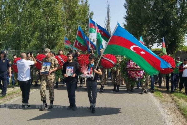 Şəhid XTQ giziri Lənkəranda böyük izdihamla dəfn edilib