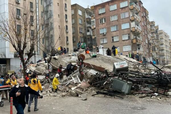 Türkiyədə daha iki dəhşətli zəlzələ oldu – CANLI