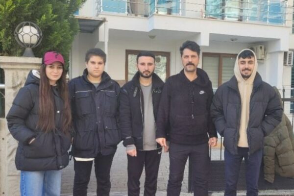 Zəlzələdən əziyyət çəkən azərbaycanlıya sığınacaq verildi