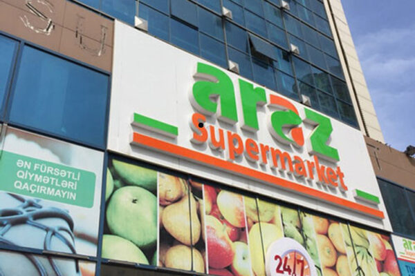“Araz” marketlər şəbəkəsində qiymət fırıldağı: Piştaxtada bir qiymət, kassada başqa… – Fotolar