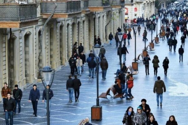 Azərbaycan əhalisinin sayı 10 milyon 131 min 373 nəfər təşkil edib