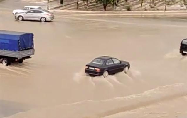 Naxçıvanı su basdı – Video