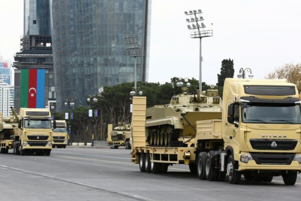 Azərbaycan müdafiə və milli təhlükəsizlik xərclərini 1 milyard manatdan çox artırır