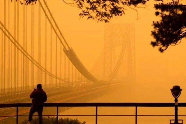 Nyu-York səmasını duman bürüyüb – Fotolar