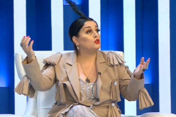 “Mikayıl Müşfiqi sizin kimilər güllələtdirdilər” – Elza efirdə əsəbiləşdi