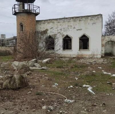 Xudatda Cümə məscidi baxımsız vəziyyətdədir, ərazisi satılıb: İcra başçısı isə susur – Fotolar