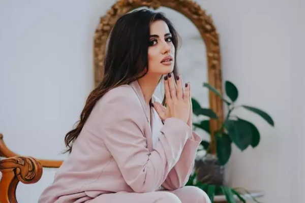 Zarina: “Gülüşlərimin arxasında gizlətdiyim…”