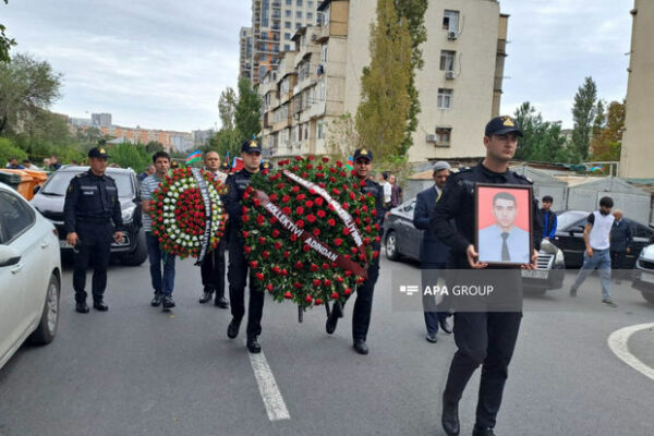 Füzulidə avtomobil qəzasında həlak olan polis Şüvəlanda dəfn edilib