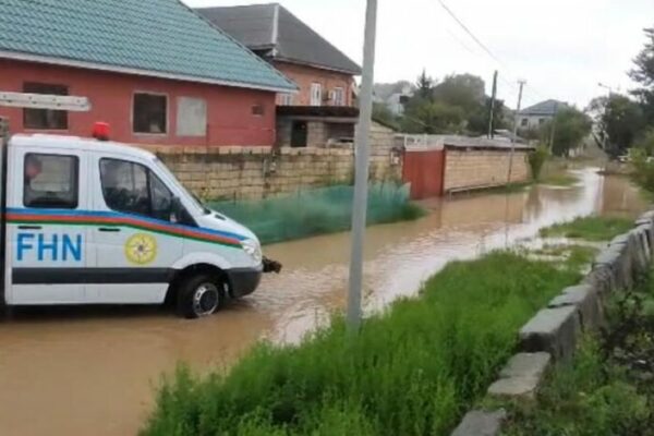 Astarada körpünü sel apardı, yol çökdü, 34 kəndlə əlaqə kəsildi