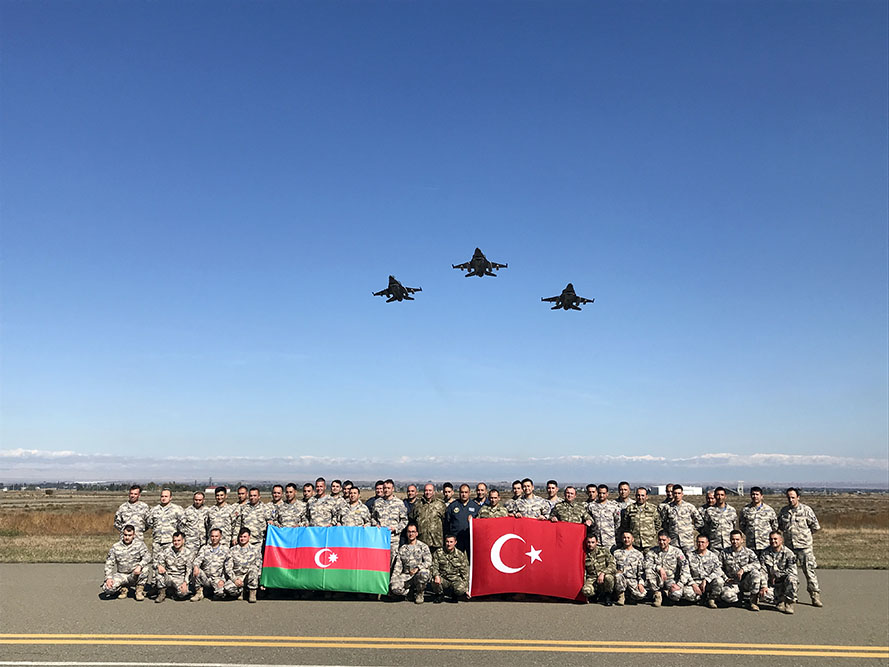 Türkiyə F-16 təyyarələri Azərbaycana gəlib