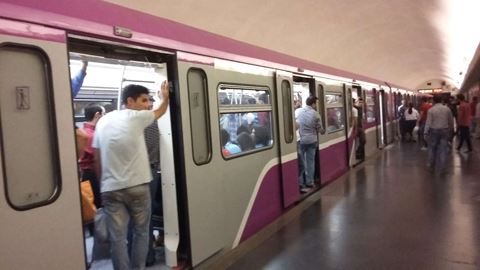 Bakı metrosunda qatarlar niyə ləngiyir?