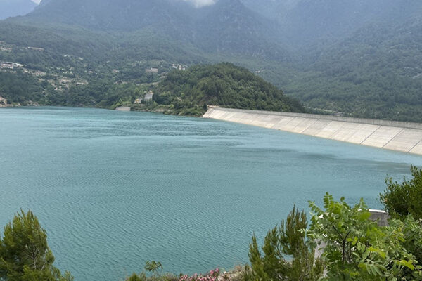 Baş nazir Sərsəng və Suqovuşan su anbarları ilə bağlı qərar imzalayıb