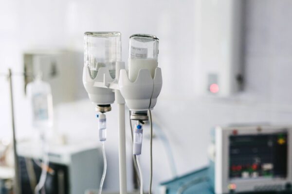 Hepatitə yoluxan uşaqlardan birinin vəziyyəti ağırdır