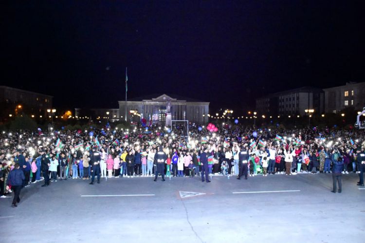 Naxçıvanda Zəfər Günündə möhtəşəm atəşfəşanlıq olub – FOTO