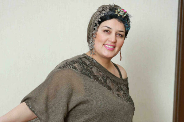 “Əsgərliyə getməyənlər, fərarilər, pulla “neqodnı” alanlar…” – Elza daş-qalaq etdi