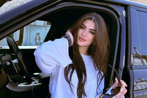 Nəfəsin “Range Rover”indən 6 min oğurlayan şəxs: “Satdığım salfeti almadı…”