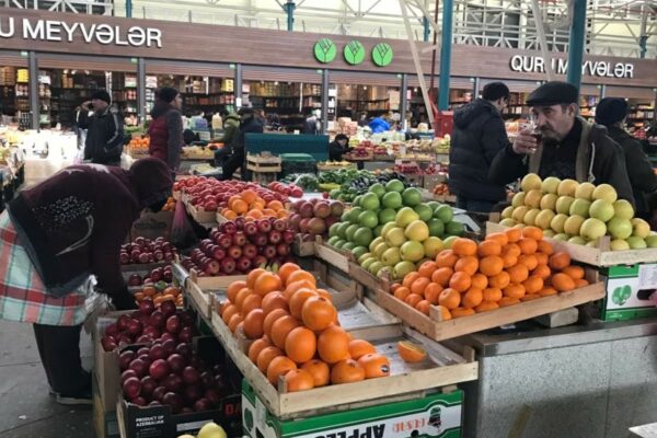 Bakı bazarında: “Bu il meyvələr iki dəfə bahalaşıb”