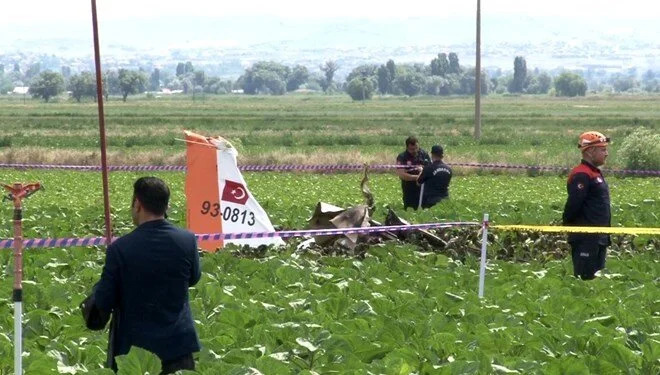 Türkiyədə hərbi təlim təyyarəsi qəzaya düşdü, pilotlar həlak oldu – Video