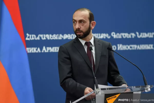 Mirzoyan: Azərbaycan sülh müqaviləsi ilə bağlı son təkliflərimizə hələ cavab verməyib