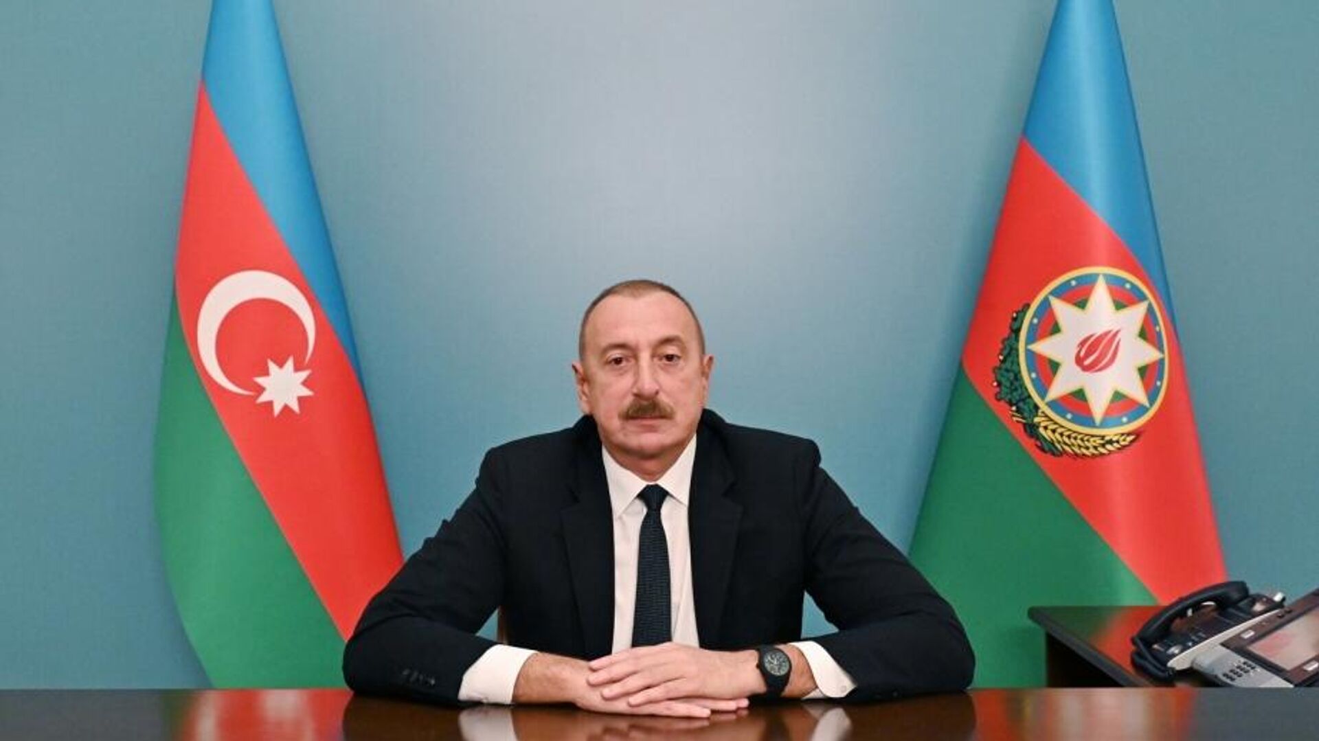 İlham Əliyev baş konsul və səfiri geri çağırdı