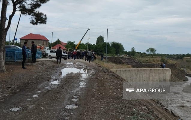 Qubada sel kəndin yolunu uçurdu – Giriş-çıxış məhdudlaşıb