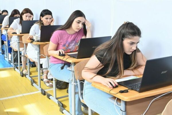 Müəllimlərin işə qəbulu üzrə müsabiqənin test imtahanı mərhələsi başlayıb