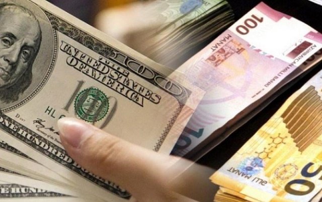 “Dollar tezliklə bahalaşa bilər, manata təzyiqlər kəskin artıb” – İqtisadçı səbəbləri açıqladı