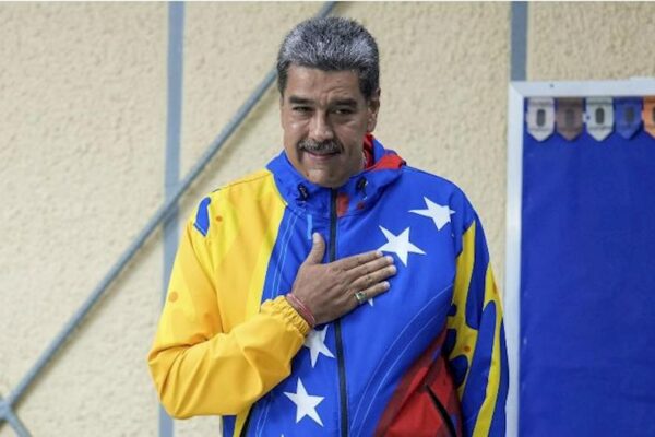 Maduro Milad bayramını oktyabrın 1-nə keçirdi