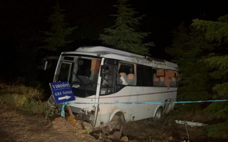 Türkiyədə polis əməkdaşlarını daşıyan mikroavtobus qəzaya uğrayıb, yaralılar var