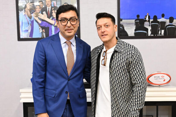 Mesut Özil Bakıya gəlib – Foto