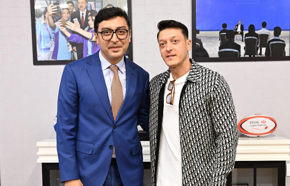 Mesut Özil Bakıya gəlib – Foto