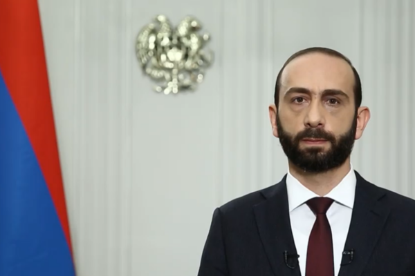 Ararat Mirzoyan: “Azərbaycan sülh müqaviləsini imzalamaq istəmir, əməliyyat planlaşdırır”