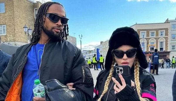Madonna 28 yaşlı sevgilisindən ayrıldı – FOTO