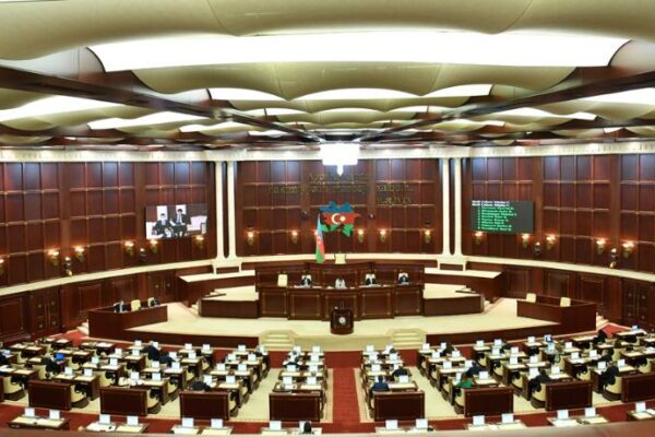 AzTV və Real TV bu deputatları tənqid edib – Video