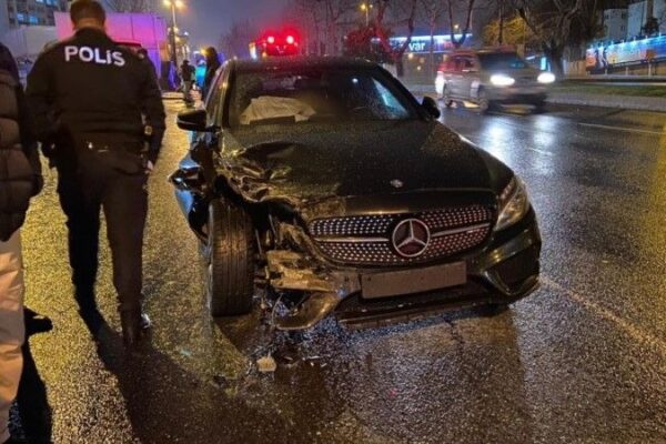 Bakıda vəzifəli şəxs piyadanı maşınla vuraraq öldürdü – Foto