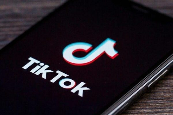 İki tibb bacısı “TikTok”da Mehmet Tuncayın toruna necə düşüb? – Təfərrüat