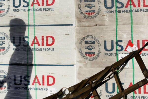 Ağ Ev USAID-i Əfqanıstanda narkotik istehsalını maliyyələşdirməkdə ittiham edir