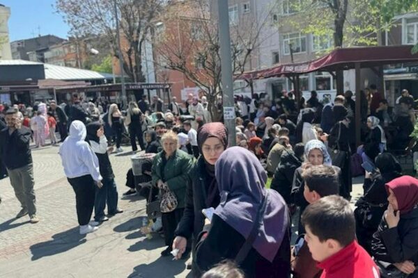 İstanbuldakı zəlzələlərdə 151 nəfər özünü binadan atıb