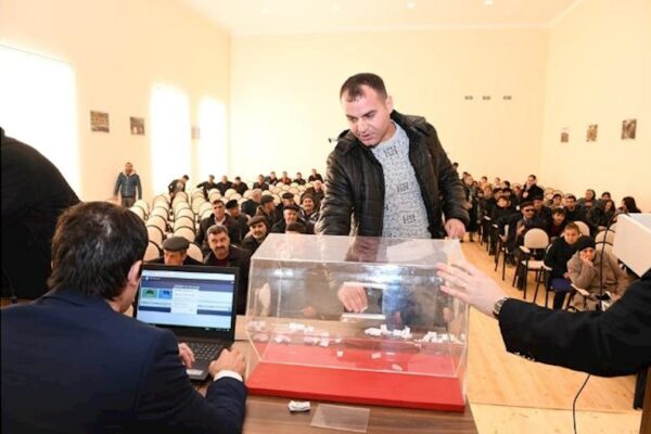 Ağdamda 5, Kürdəmirdə isə 11 məcburi köçkün ailəsinə mənzil verilib – Siyahı