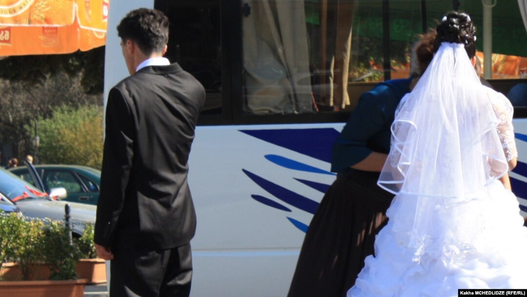Qadağa ərəfəsində qohum evliliyi arta bilərmi?