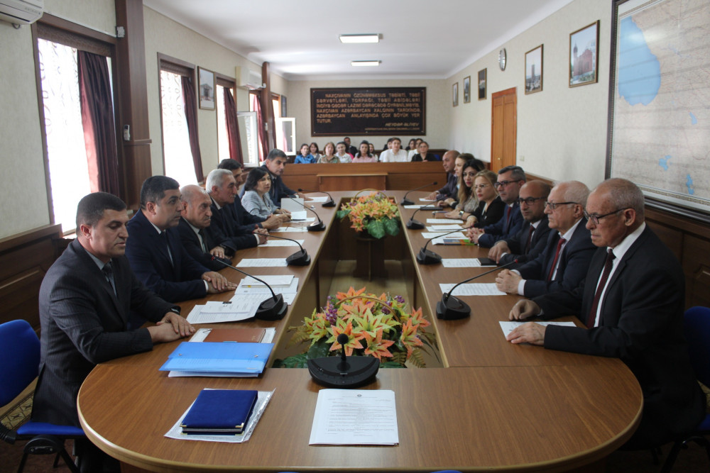 AMEA Naxçıvan Bölməsinin Rəyasət Heyəti növbəti dəfə toplanıb – FOTO