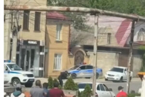 Mahaçqalada naməlum şəxslər polis patruluna hücum edib, ölənlər var