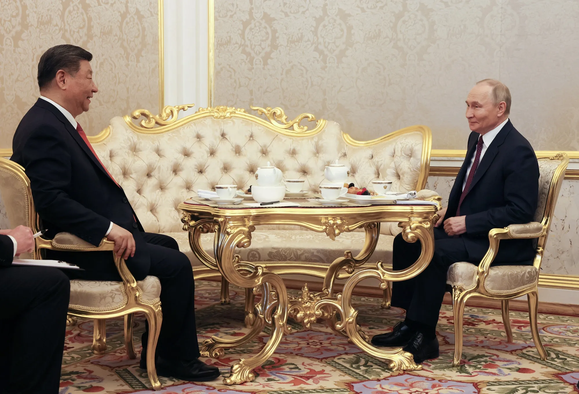 Çin lideri Putinə Ukraynadakı müharibənin “ilkin səbəblərindən” danışıb