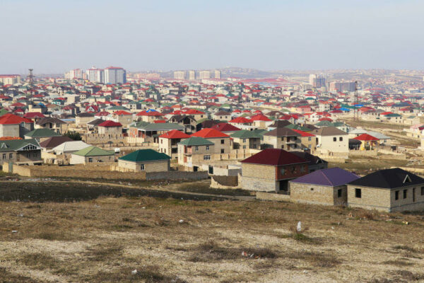 Bakıda evi plana düşən sakinlər narazılıq edir: “48 000 AZN-ə ev ala bilərəm?”