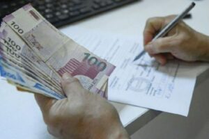 “Qarabağdakı tikinti adı ilə maaşımızdan 200-300 manat tutulur”
