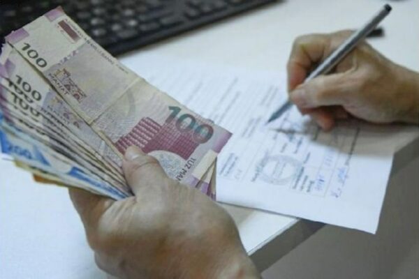 “Qarabağdakı tikinti adı ilə maaşımızdan 200-300 manat tutulur”