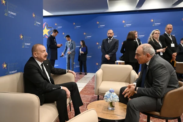 İlham Əliyevin Albaniyada Nikol Paşinyanla qısa görüşü olub