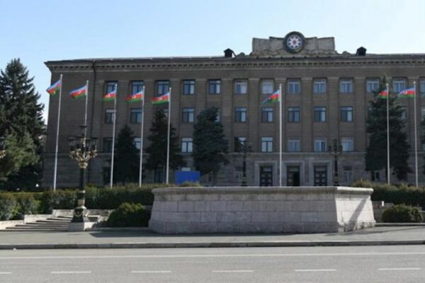 Xankəndidə dövlət işçiləri 2025, özəl şirkətdə işləyənlər 543 manat maaş alırlar – Rəsmi