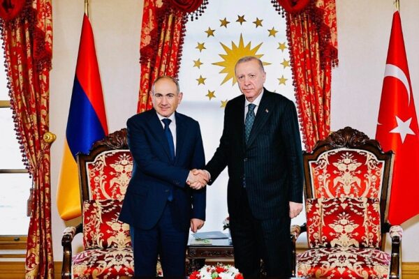 Ərdoğan və Paşinyan münasibətlərin normallaşması, Azərbaycan və İrandan danışıblar