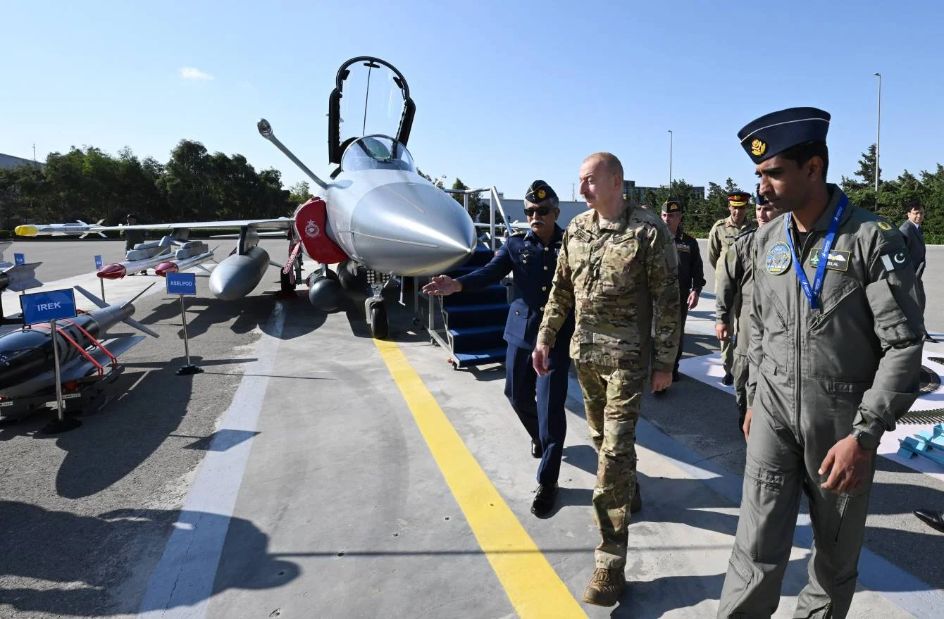 Azərbaycanın 40 ədəd JF-17 qırıcısı alması təsdiqləndi – Rəsmi